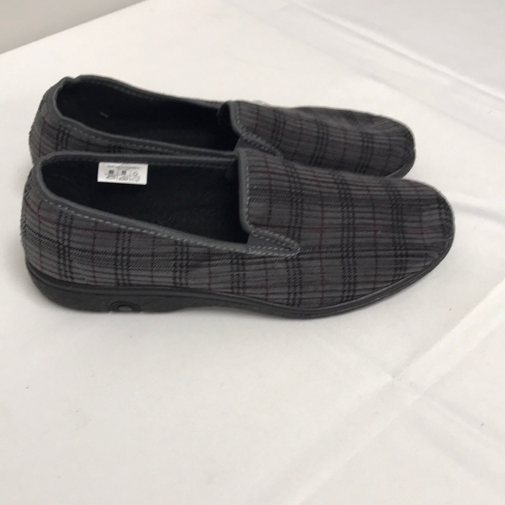 VAROMED mens flats size 11 US